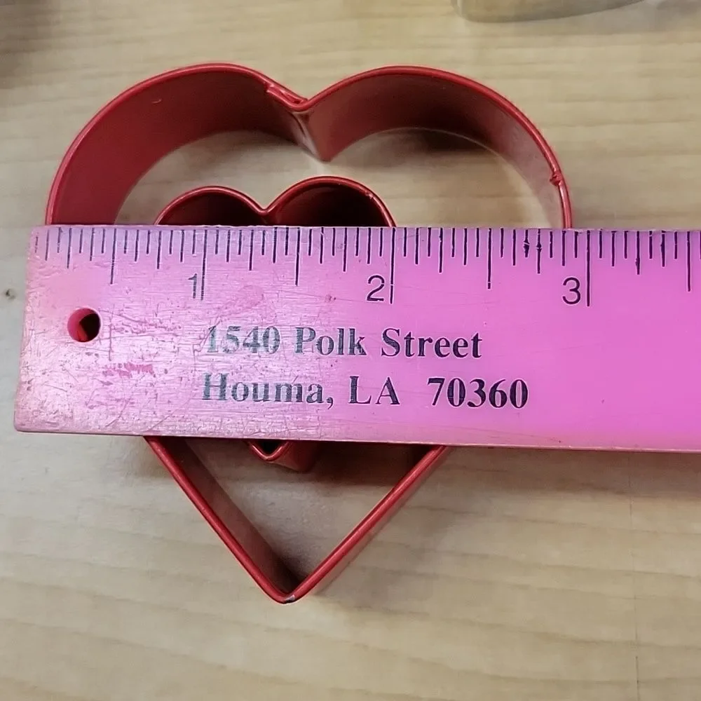 18 piece metal‎ Valentines Day/wedding cookie cutters plus heart spatula